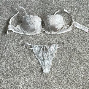 Victorias Secret Matching set Bra 34c Thong M